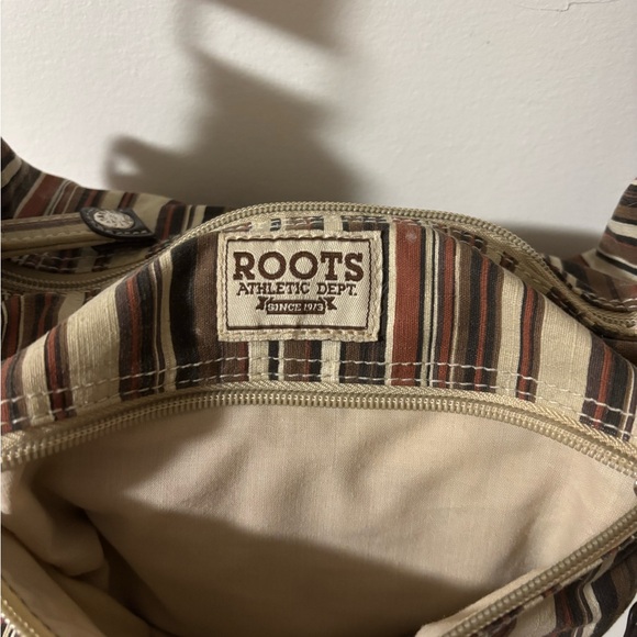 554A Roots Multicolor Striped Bag - Picture 5 of 9